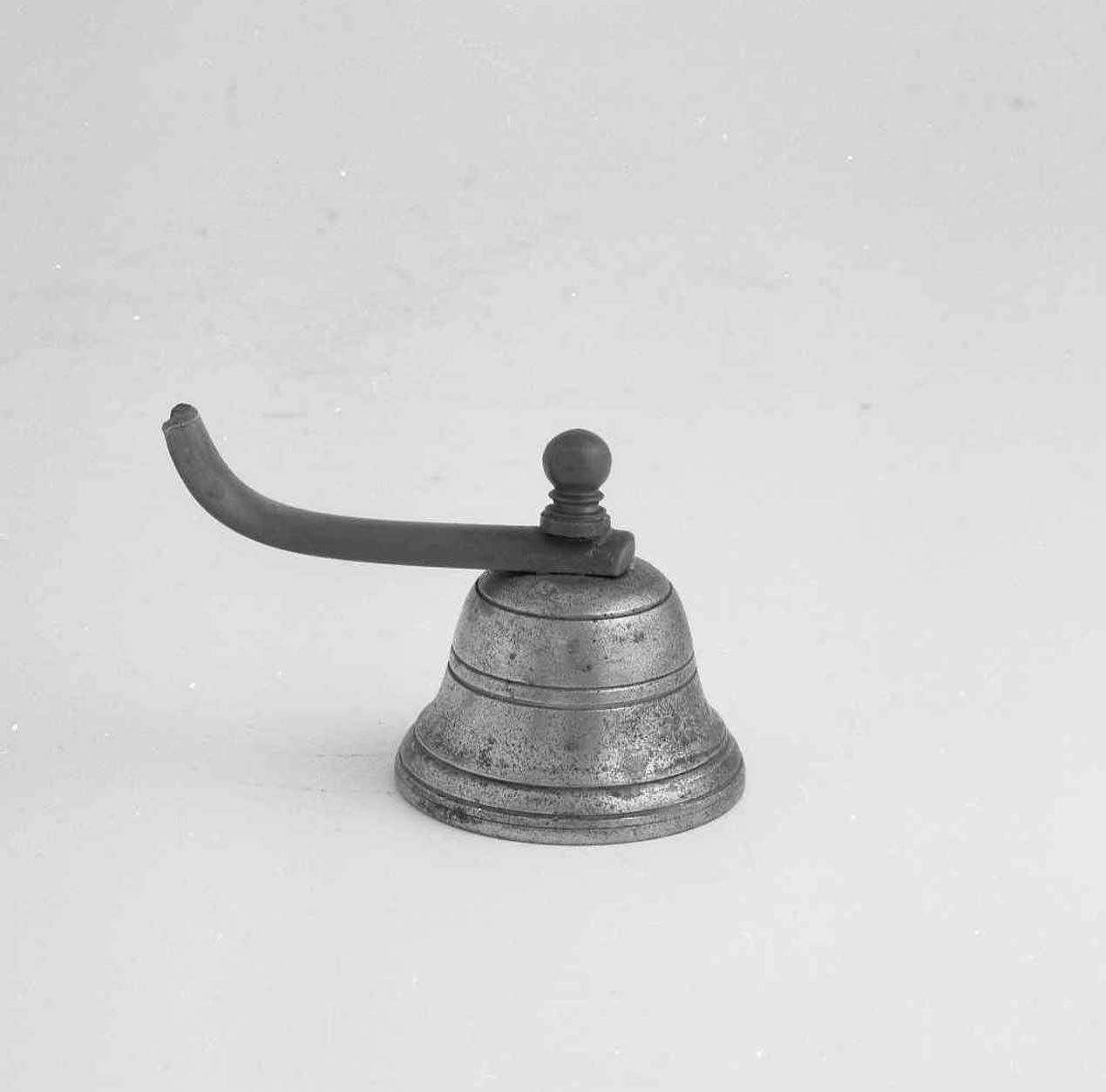 campanello d'altare multiplo, frammento - bottega toscana (seconda metà sec. XIX)