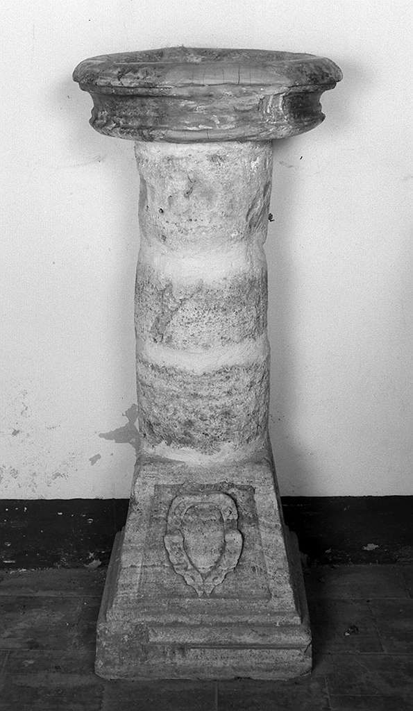 acquasantiera - a fusto - bottega senese (sec. XVII)