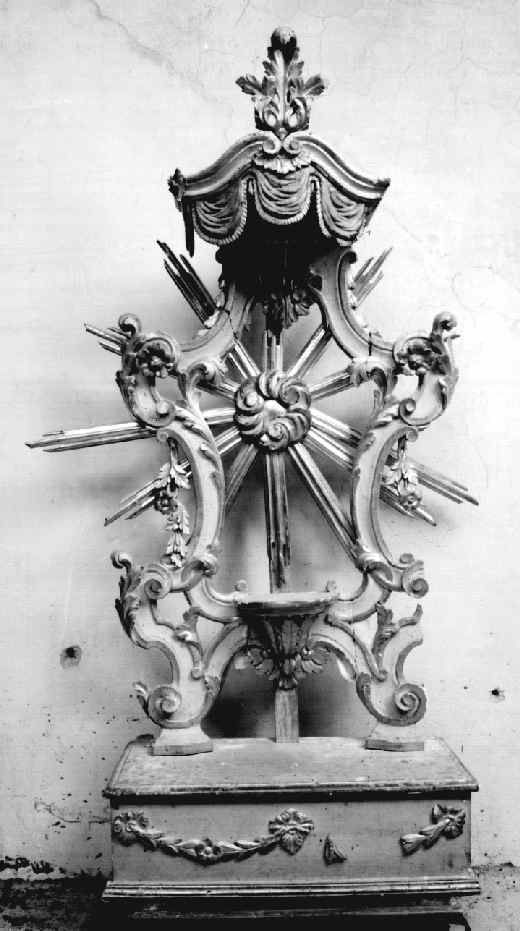 motivi decorativi vegetali (tronetto per esposizione eucaristica) - manifattura senese (secc. XVIII/ XIX)