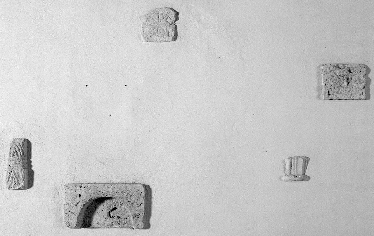 motivi decorativi geometrici (rilievo, frammento) - ambito toscano (sec. XII)