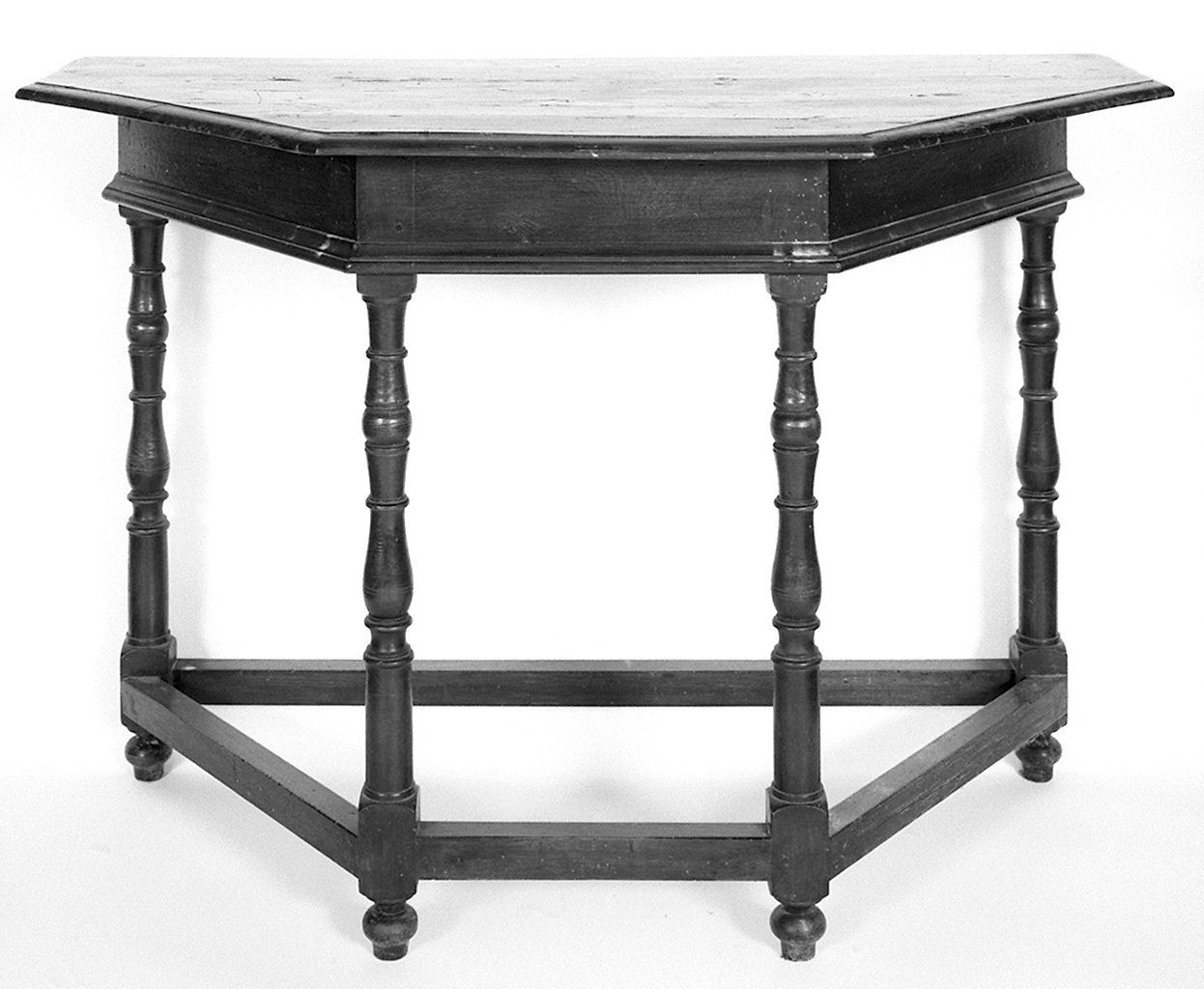 tavolo da muro, serie - bottega toscana (primo quarto sec. XX)