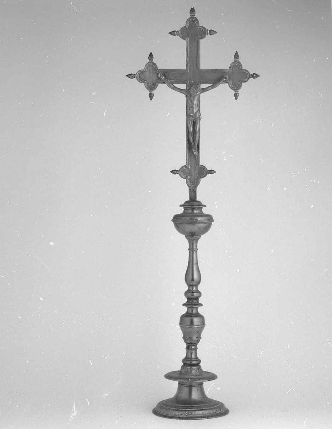Cristo crocifisso (croce d'altare, elemento d'insieme) - bottega toscana (sec. XVII)