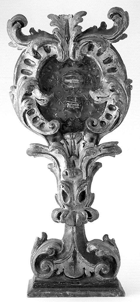 motivi decorativi vegetali stilizzati (reliquiario - a ostensorio, serie) - bottega toscana (secc. XVII/ XVIII)