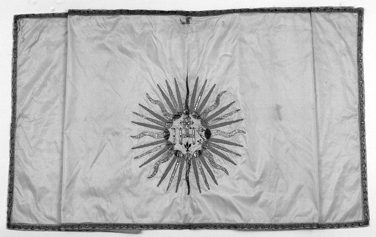 monogramma cristologico (velo omerale) - manifattura italiana (seconda metà sec. XIX)