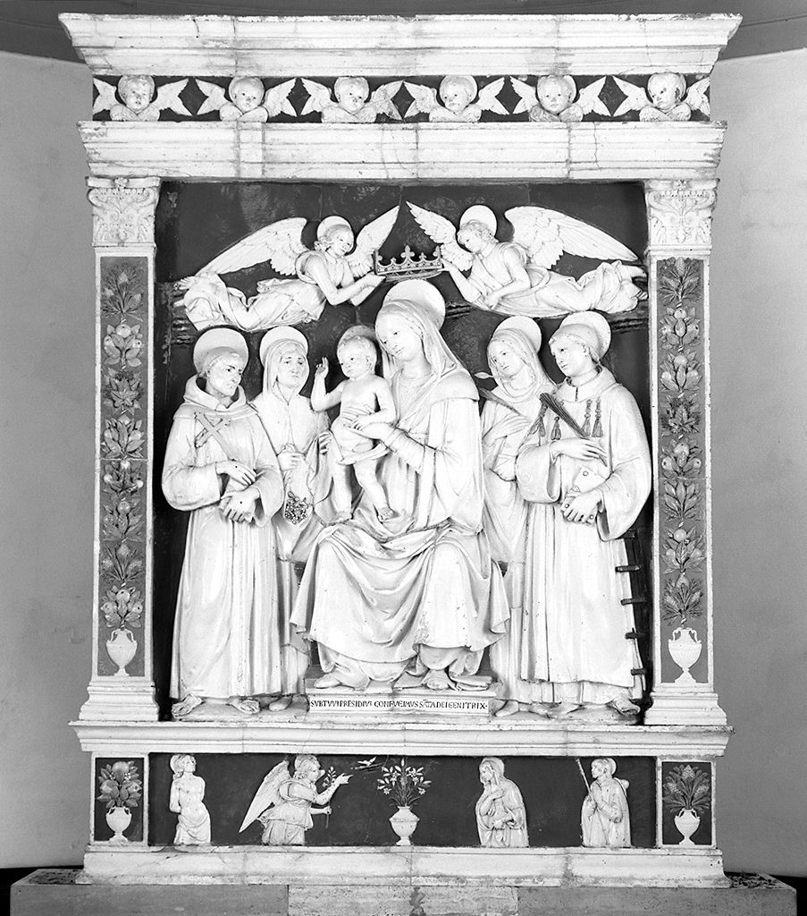 Madonna con Bambino e Santi (pala d'altare) di Della Robbia Andrea (primo quarto sec. XVI)