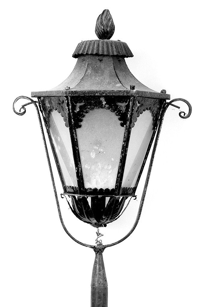 lanterna processionale, serie - manifattura toscana (primo quarto sec. XX)