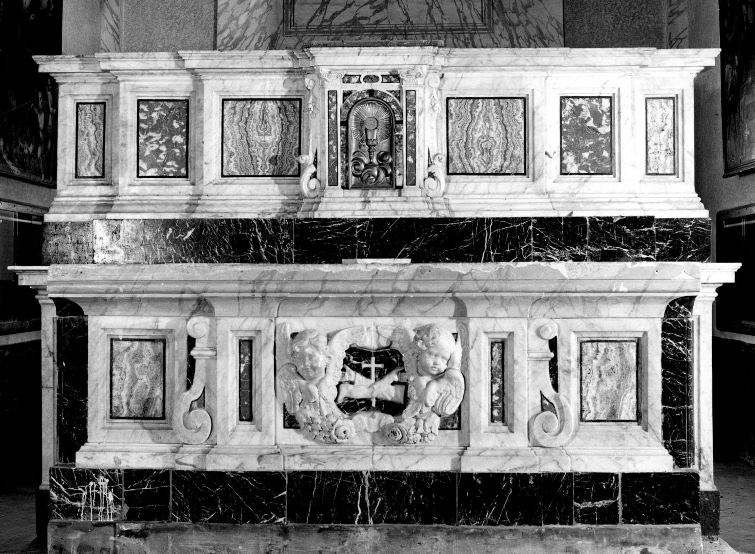 stemma dell'Ordine francescano (altare maggiore, elemento d'insieme) - bottega senese (sec. XVIII)