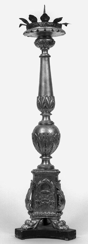 motivi decorativi vegetali (candeliere d'altare, serie) - manifattura toscana (prima metà sec. XIX)