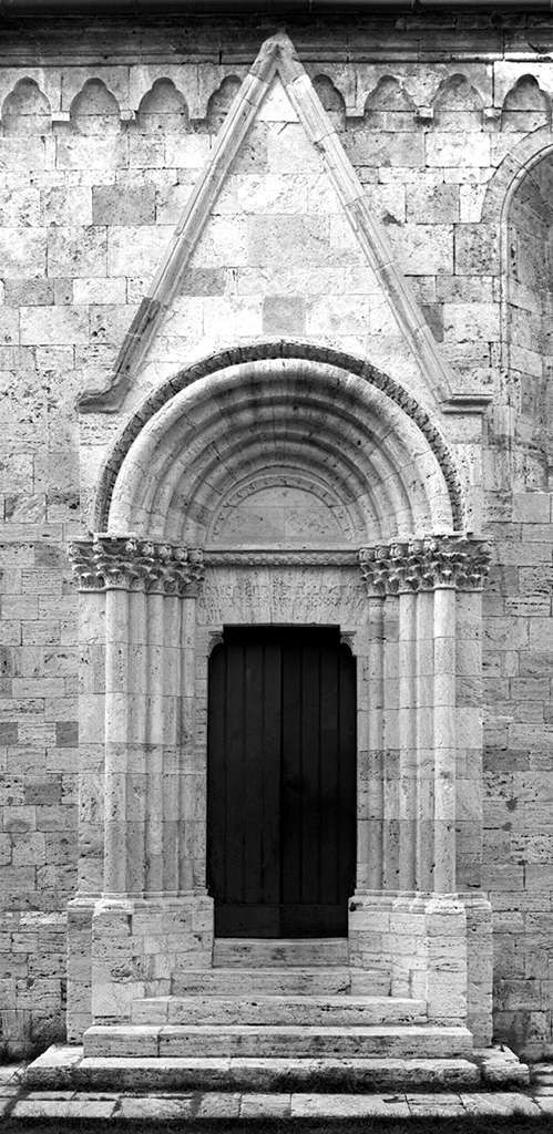 motivi decorativi vegetali stilizzati (portale) - ambito toscano (sec. XIII)