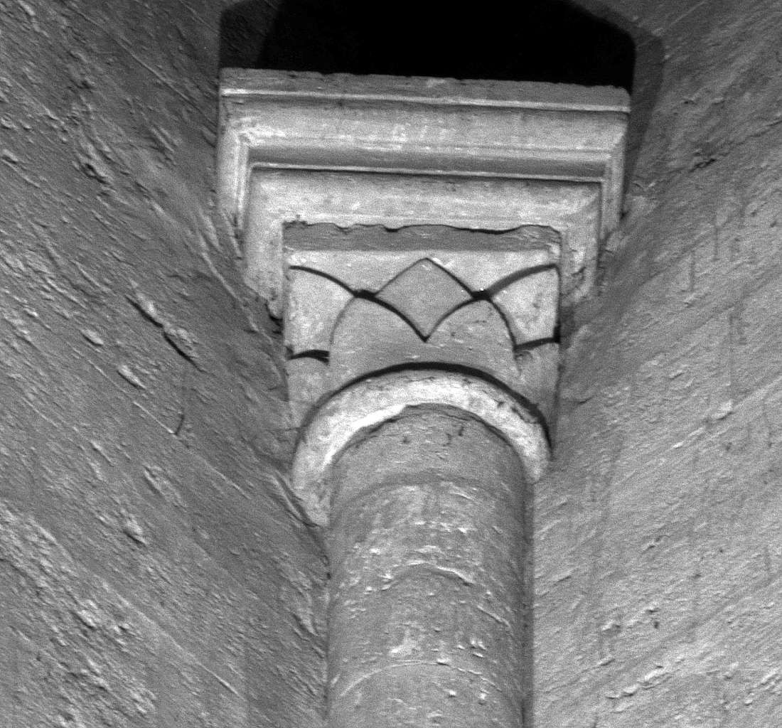 motivi decorativi vegetali stilizzati (capitello, serie) - manifattura toscana (seconda metà sec. XIII)