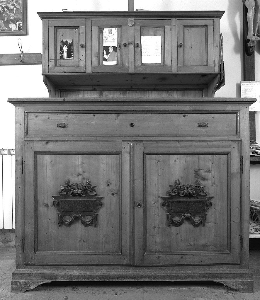 mobile da sacrestia - bottega senese (sec. XX)