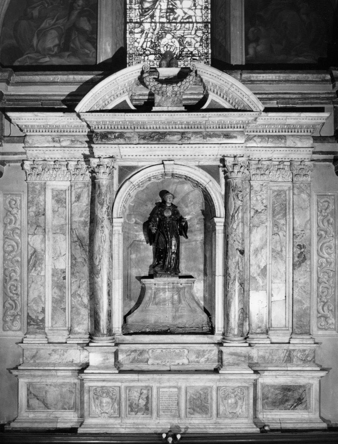 stemma gentilizio della famiglia Buonsignori (altare, elemento d'insieme) - bottega senese (sec. XVI)