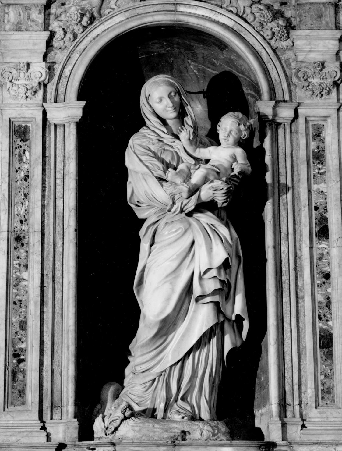 Immacolata Concezione (statua, elemento d'insieme) di Mazzuoli Giuseppe il Vecchio (sec. XVII)