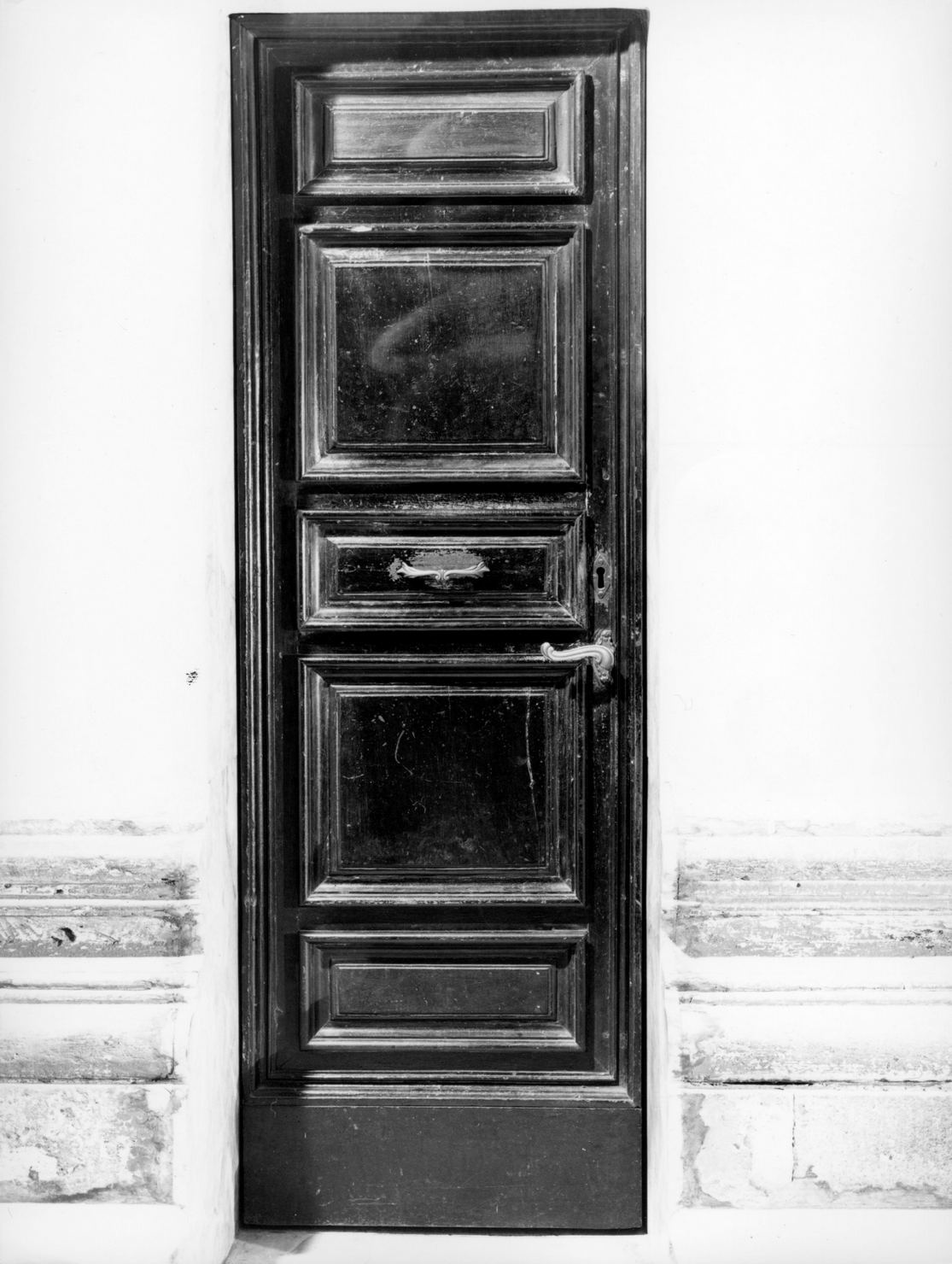 porta - ad un battente - bottega senese (primo quarto sec. XVIII)