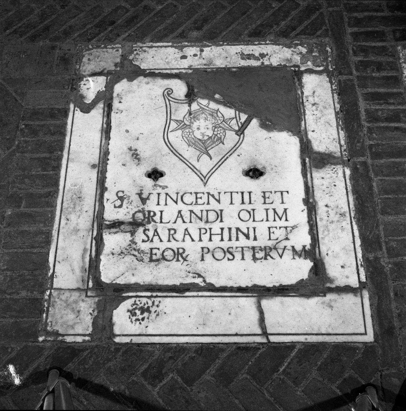 lastra tombale - bottega senese (inizio sec. XVI)