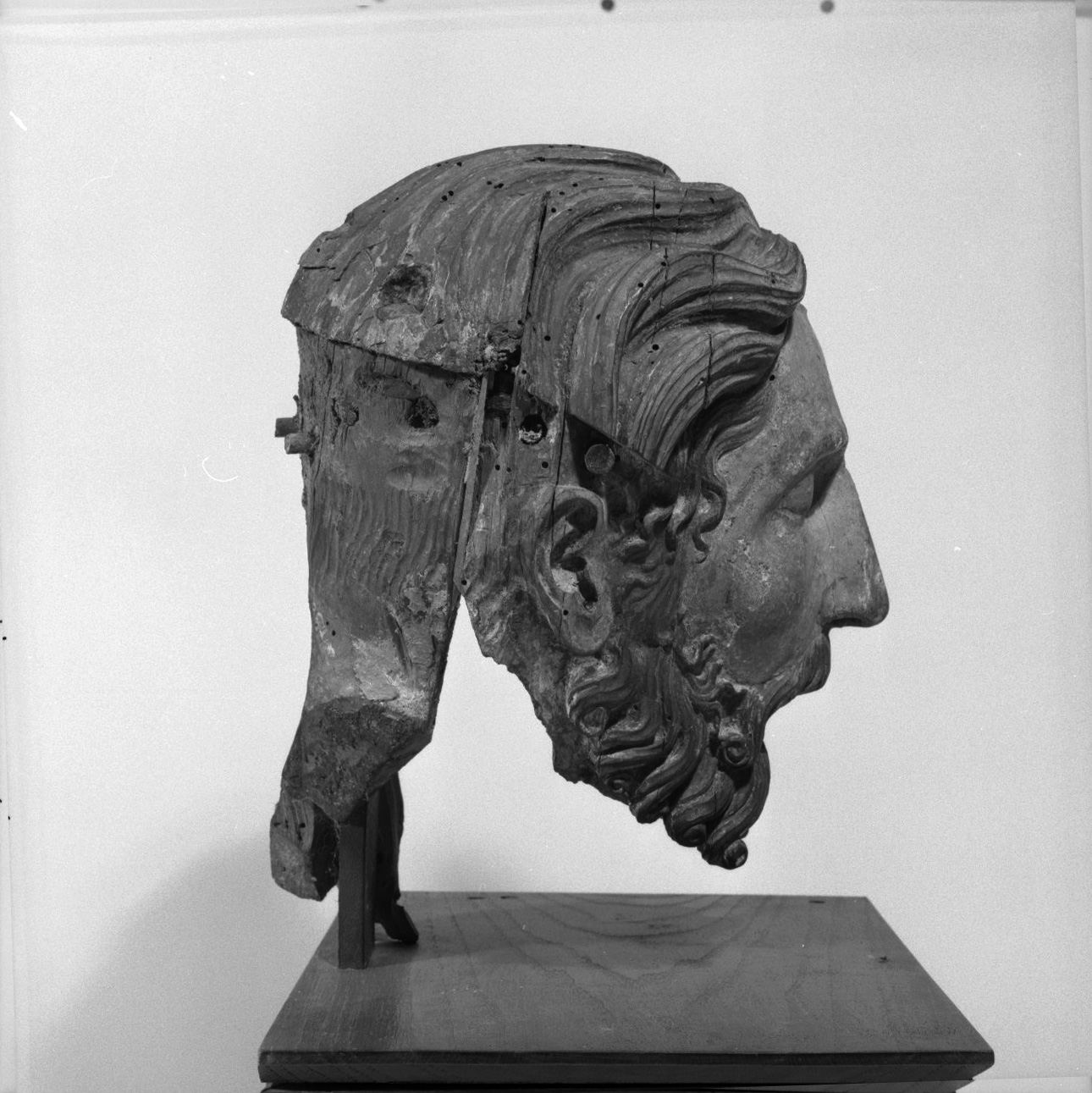 testa di Cristo (scultura, frammento) di Lando di Pietro (sec. XIV)