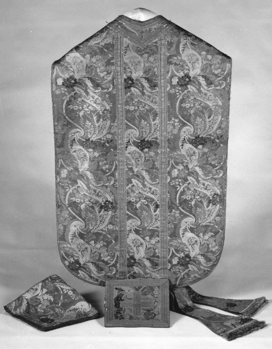 motivi decorativi vegetali (pianeta, elemento d'insieme) - manifattura veneziana (primo quarto sec. XVIII)