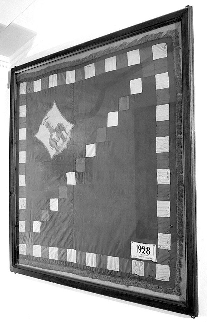 stemma della contrada della Torre (bandiera) - manifattura senese (sec. XX)