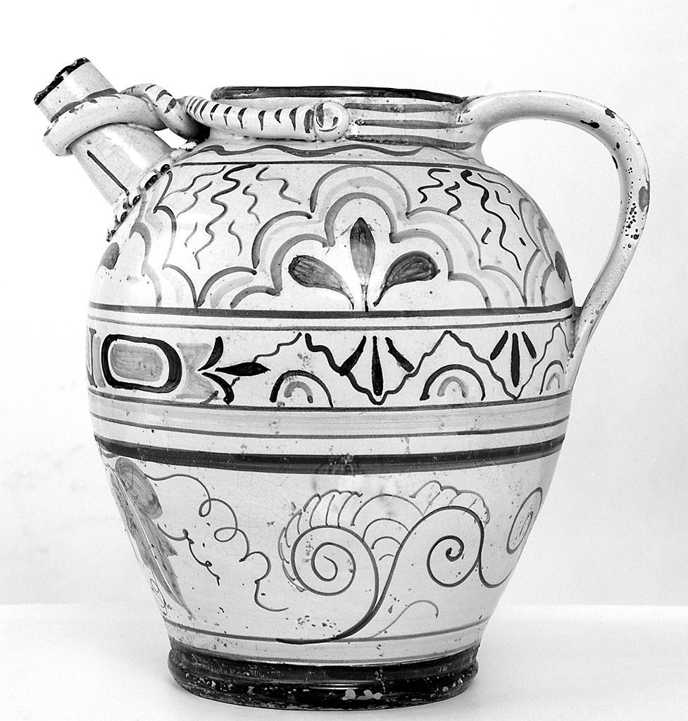 motivi decorativi vegetali stilizzati (brocca) - bottega senese (prima metà sec. XX)