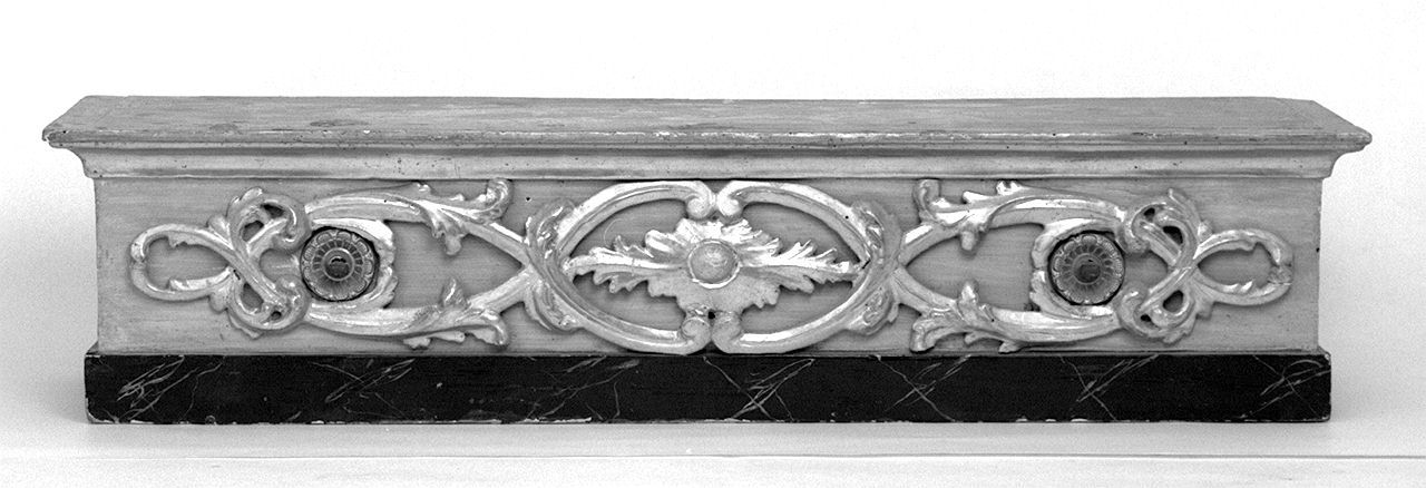 motivi decorativi vegetali (base) - bottega toscana (sec. XIX)