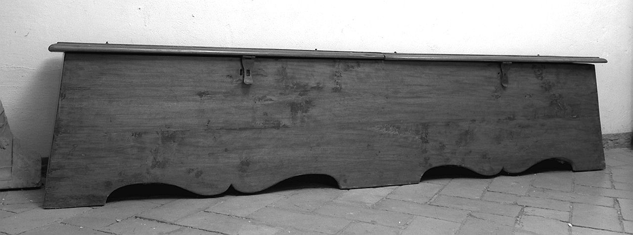 cassapanca - bottega senese (prima metà sec. XX)