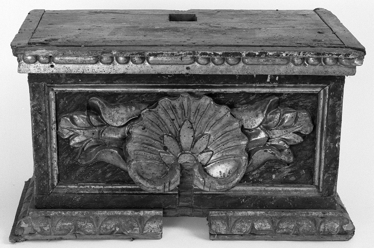 base, elemento d'insieme - bottega toscana (prima metà sec. XVIII)