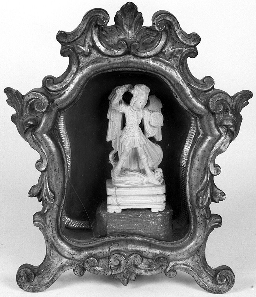motivi decorativi vegetali stilizzati (cartagloria, elemento d'insieme) - bottega toscana (sec. XVIII)