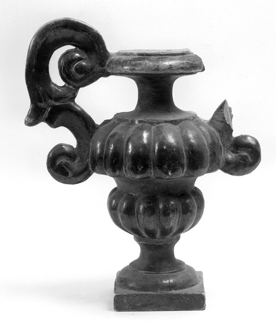 vaso d'altare con composizione floreale - bottega toscana (sec. XVIII)