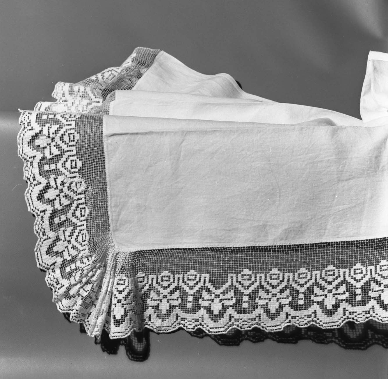 tovaglia d'altare - manifattura italiana (sec. XX)