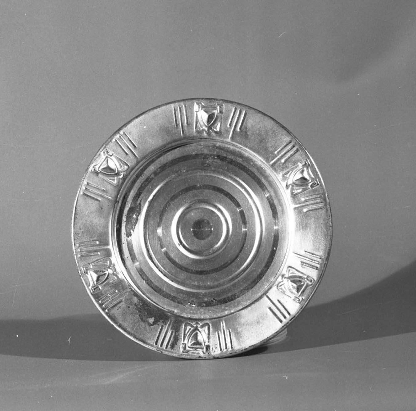 piattino - bottega italiana (sec. XX)