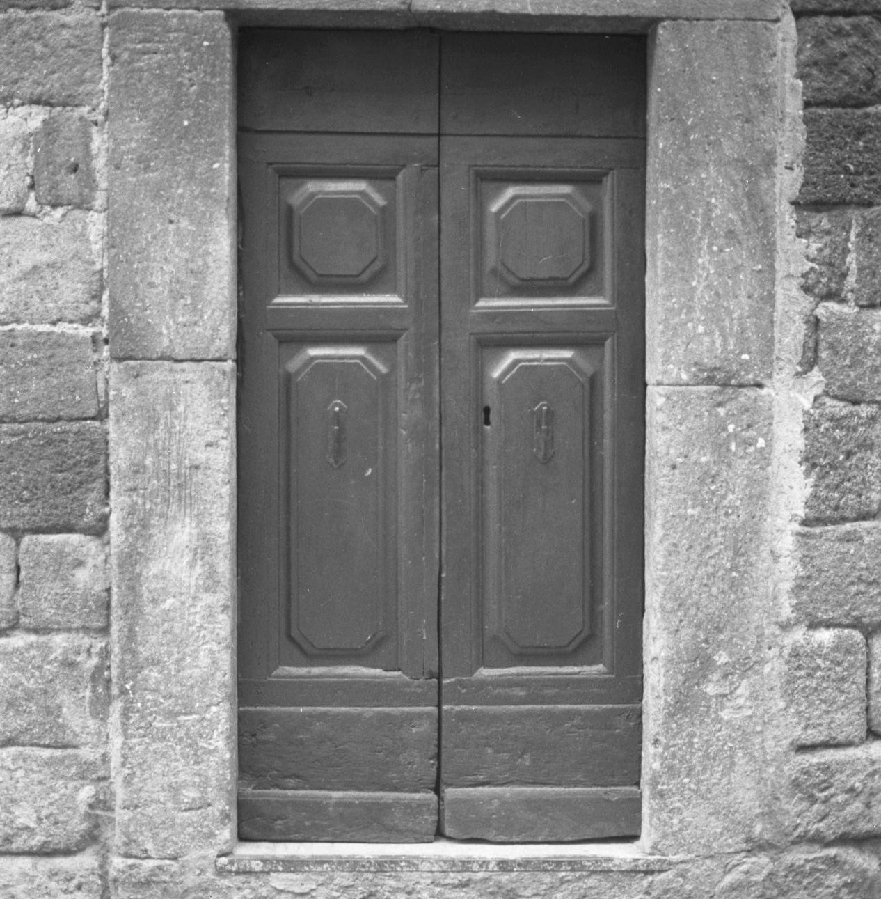 porta - a due battenti, elemento d'insieme - bottega toscana (secc. XVII/ XIX)