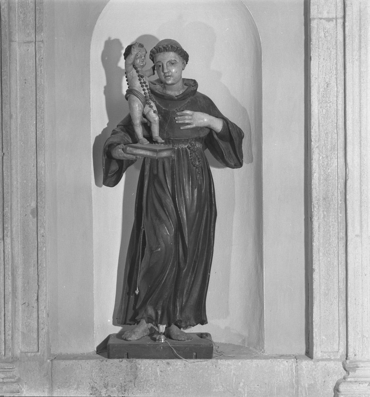 Sant'Antonio da Padova con il bambino (scultura) - ambito toscano (sec. XVII)