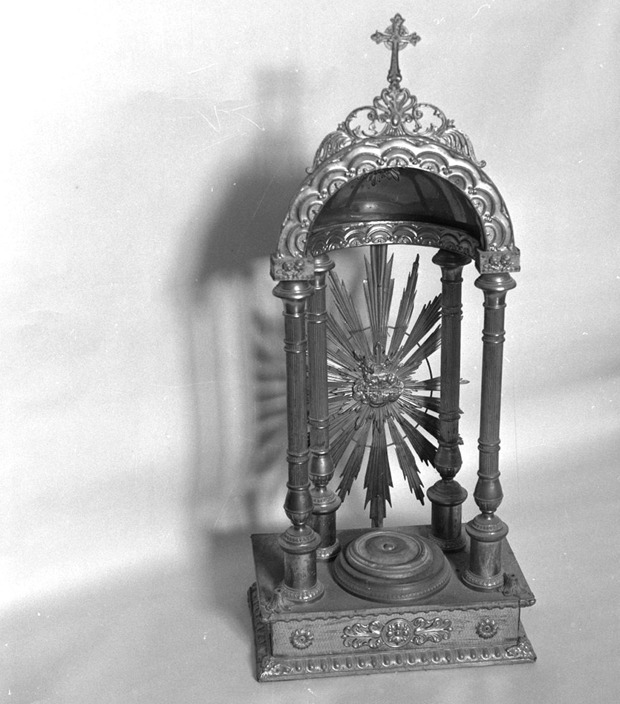 tronetto per esposizione eucaristica - a edicola - bottega toscana (sec. XIX)