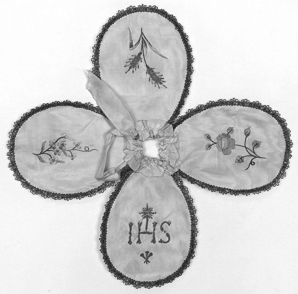 motivi decorativi floreali (conopeo di pisside) - manifattura italiana (secc. XIX/ XX)