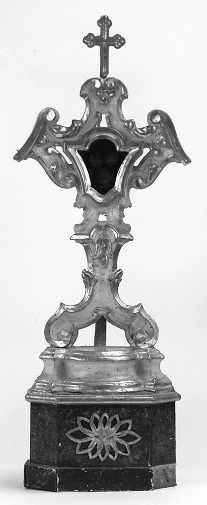 motivo decorativo floreale (reliquiario - a ostensorio, serie) - bottega toscana (seconda metà sec. XVIII)