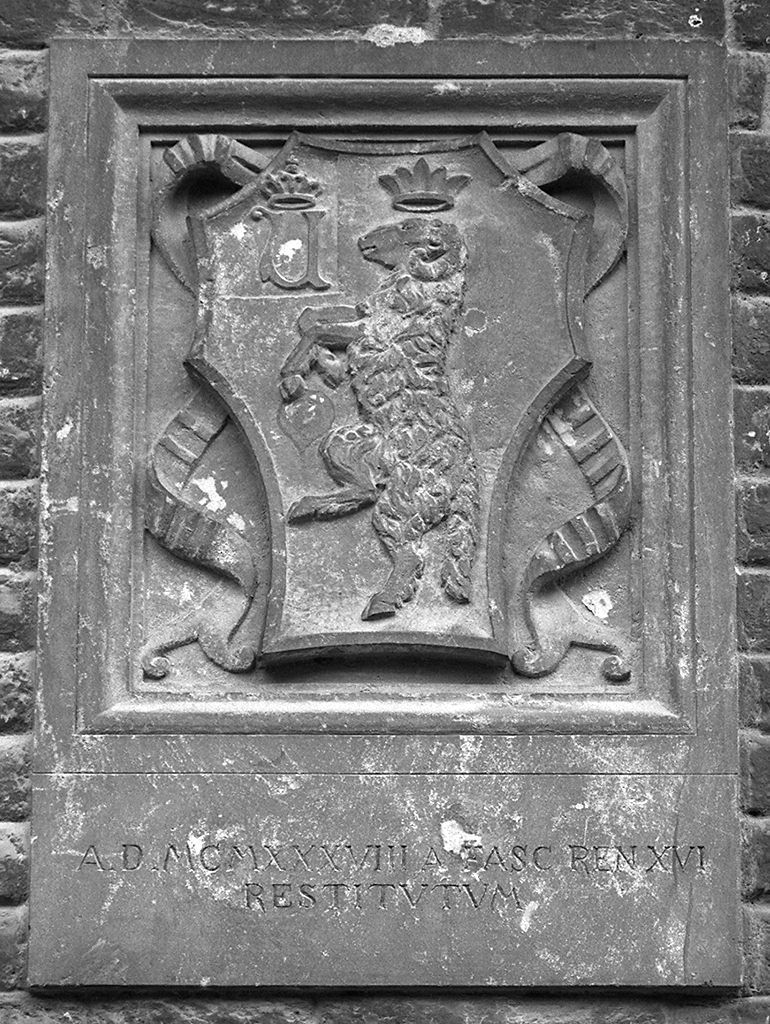 stemma della contrada di Valdimontone (lapide) - ambito senese (sec. XX)