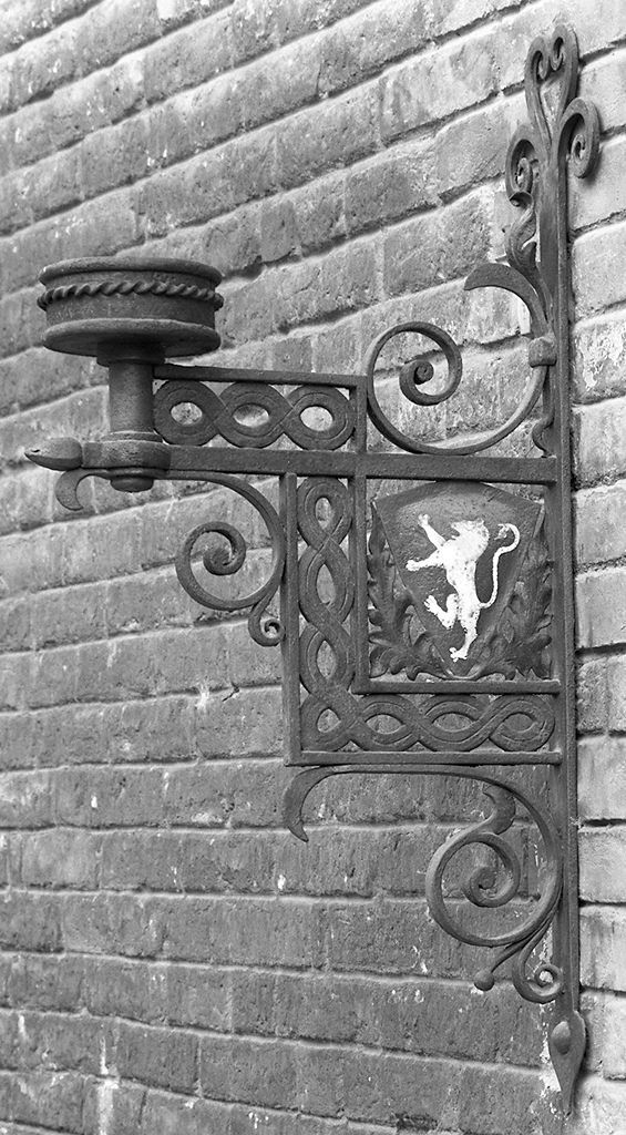 candeliere da parete, serie - bottega toscana (sec. XX)