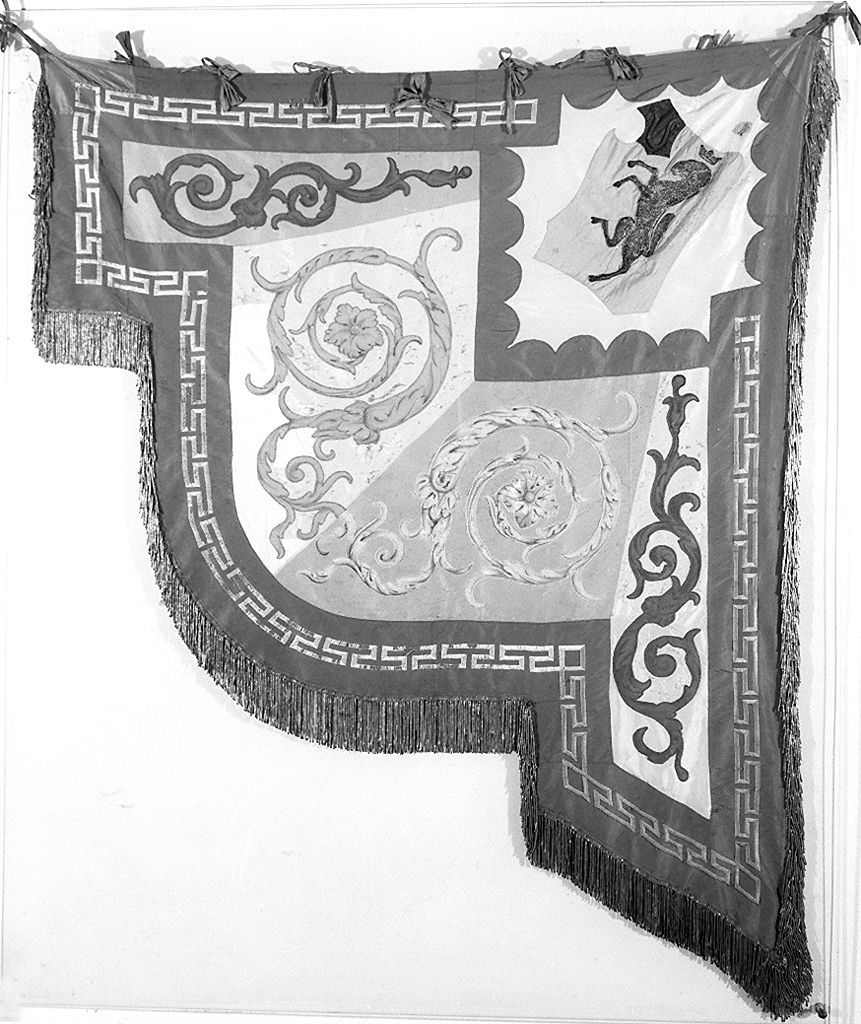 stemma della contrada di Valdimontone (bandiera) - manifattura senese (sec. XX)