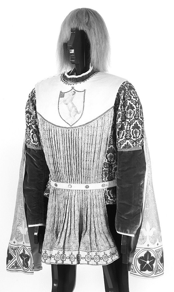 stemma della contrada di Valdimontone (montura - da paggio maggiore, elemento d'insieme) - manifattura senese (sec. XX)