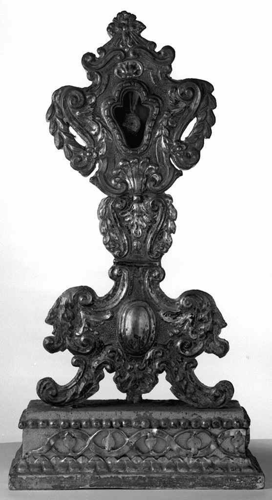 motivi decorativi vegetali (reliquiario - a ostensorio, serie) - bottega toscana (secc. XVIII/ XIX)