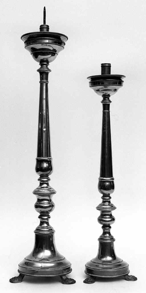 candeliere d'altare, serie - produzione toscana (secc. XIX/ XX)