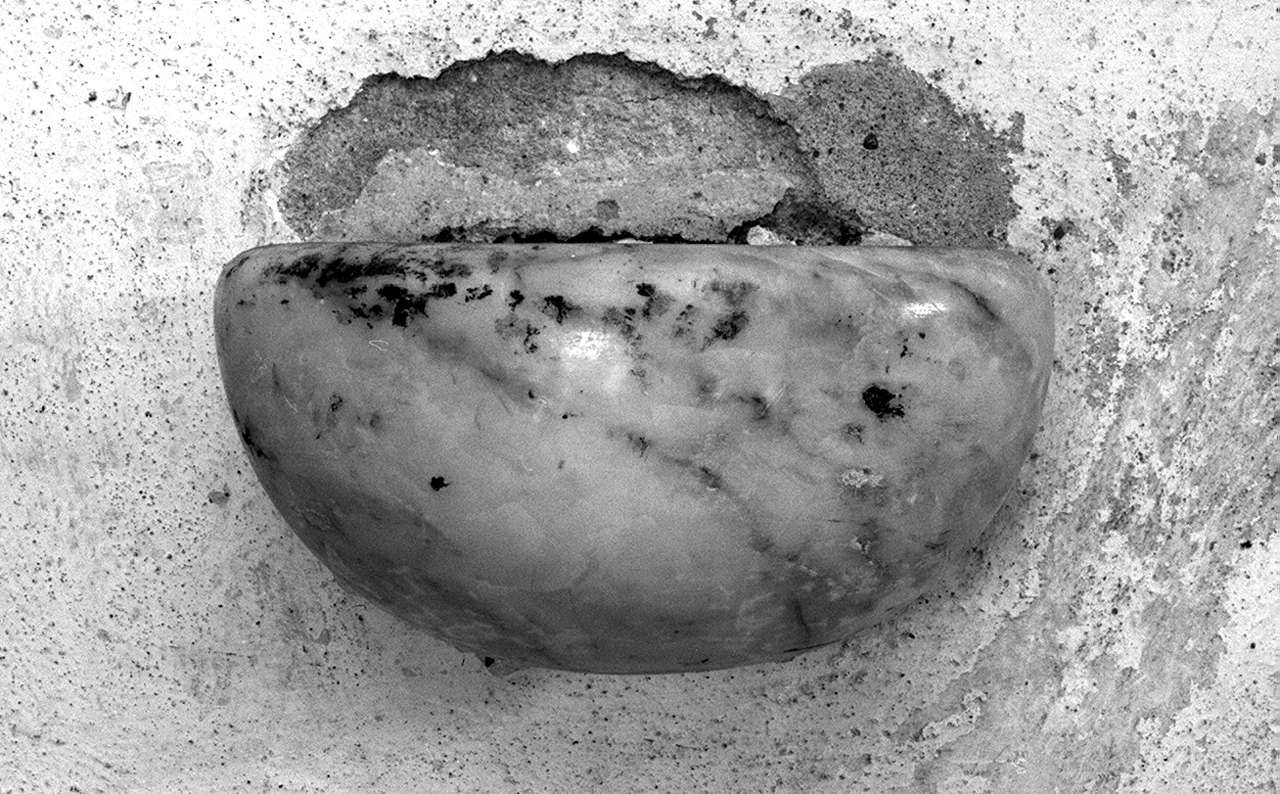 acquasantiera da parete - bottega toscana (sec. XIX)