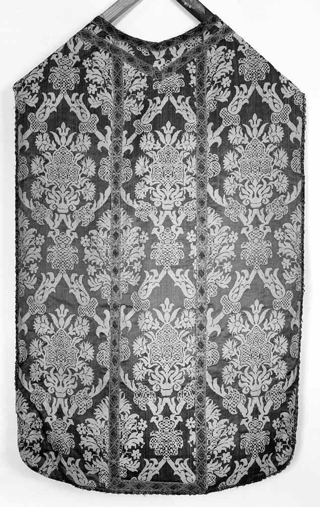 motivi decorativi vegetali stilizzati (pianeta, elemento d'insieme) - manifattura italiana (ultimo quarto sec. XVIII)