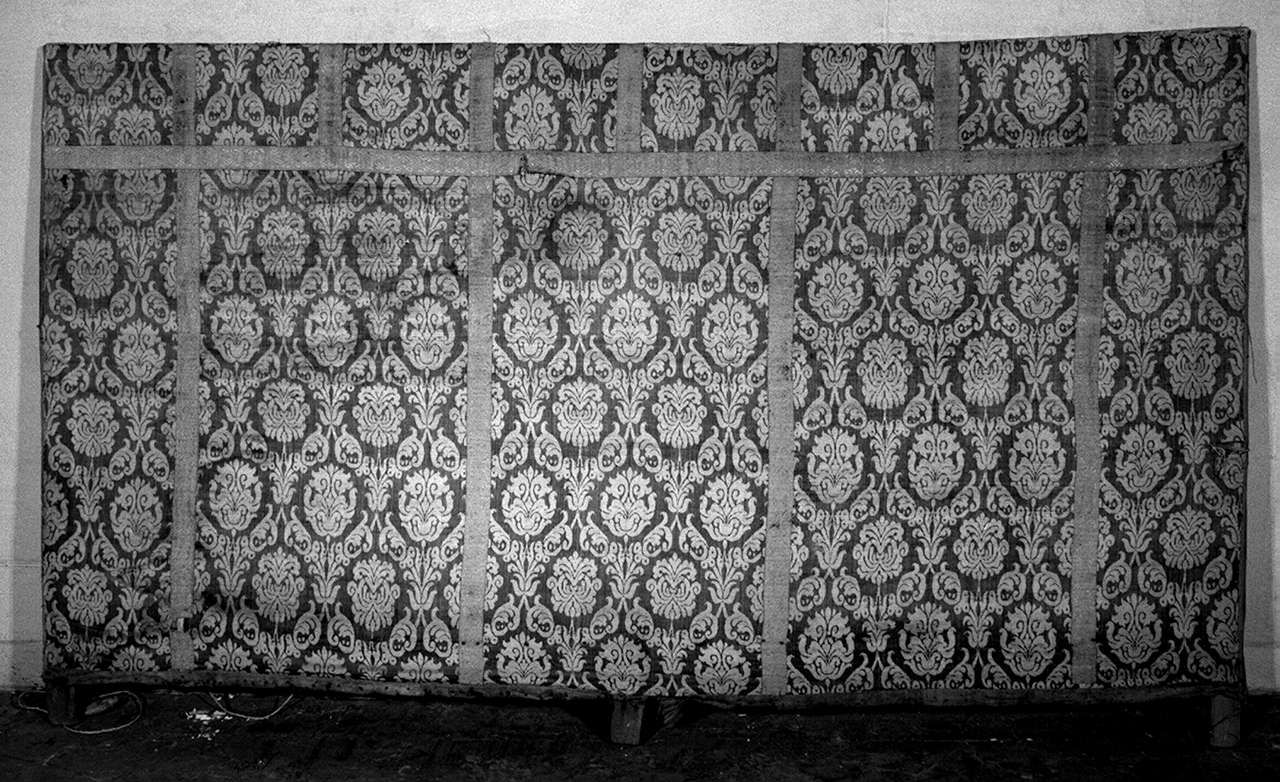 motivi decorativi floreali (paliotto) - manifattura italiana (sec. XIX)