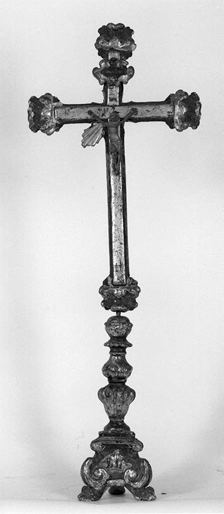 Cristo crocifisso (croce d'altare, elemento d'insieme) - bottega toscana (prima metà sec. XVIII)