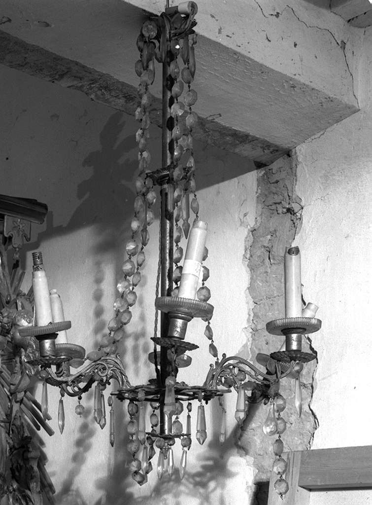 motivi decorativi vegetali stilizzati (lampadario, serie) - bottega toscana (seconda metà sec. XIX)