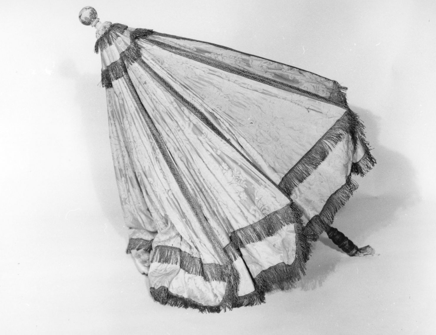 ombrellino processionale - manifattura italiana (sec. XVIII)