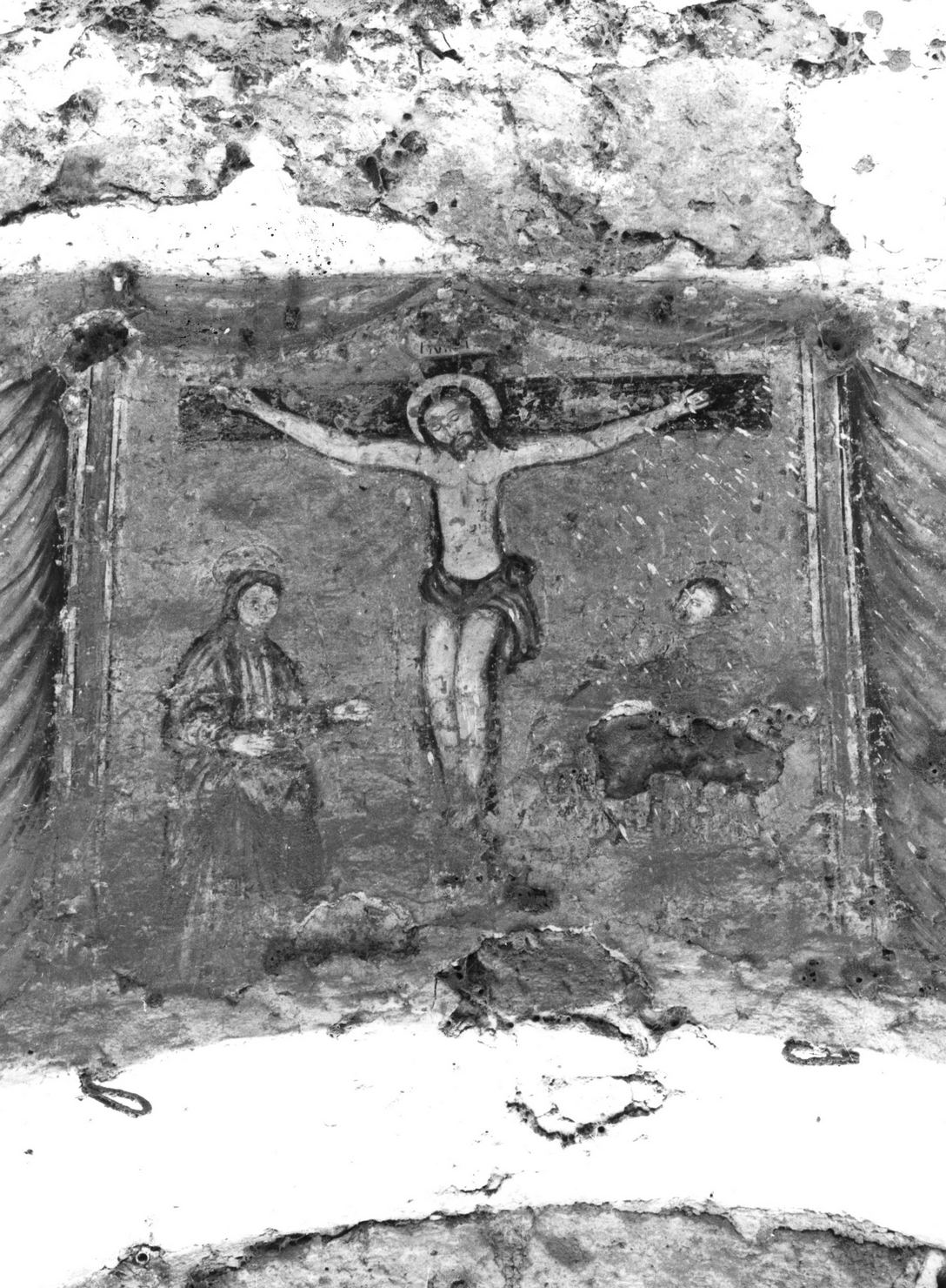 crocifissione di Cristo (dipinto) di Papi Decurzio (prima metà sec. XX)