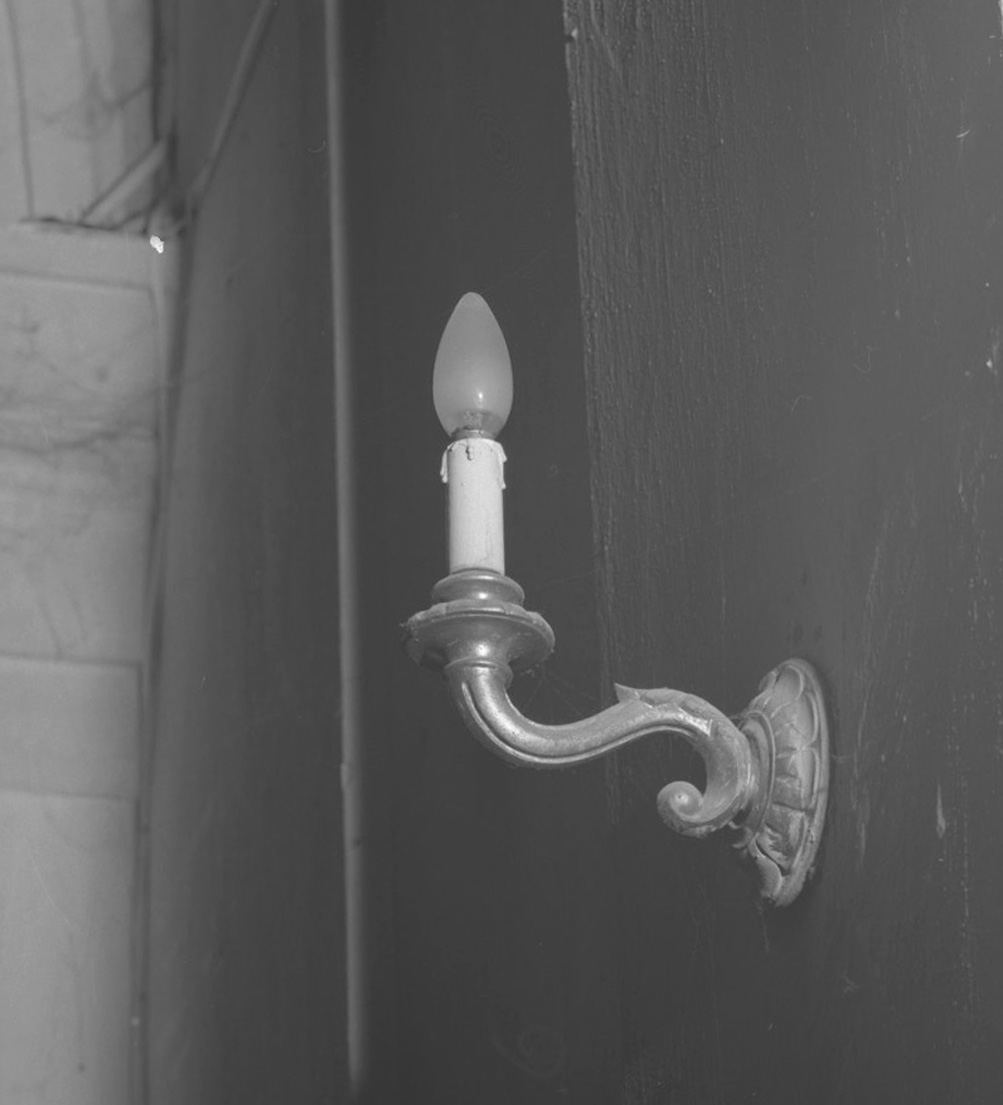 lampada - a muro, serie - bottega toscana (sec. XX)