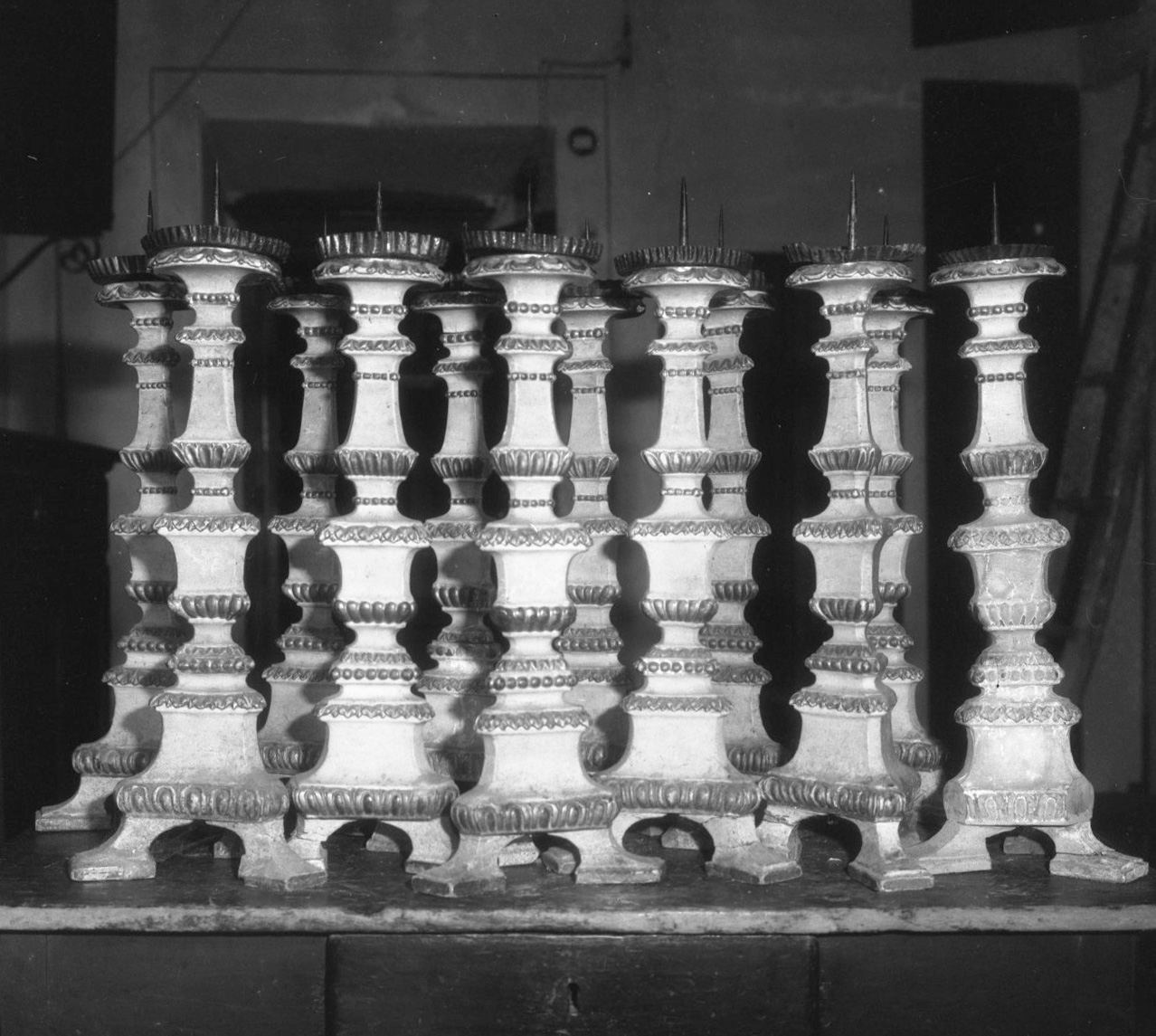 candeliere, serie - bottega toscana (sec. XVIII)